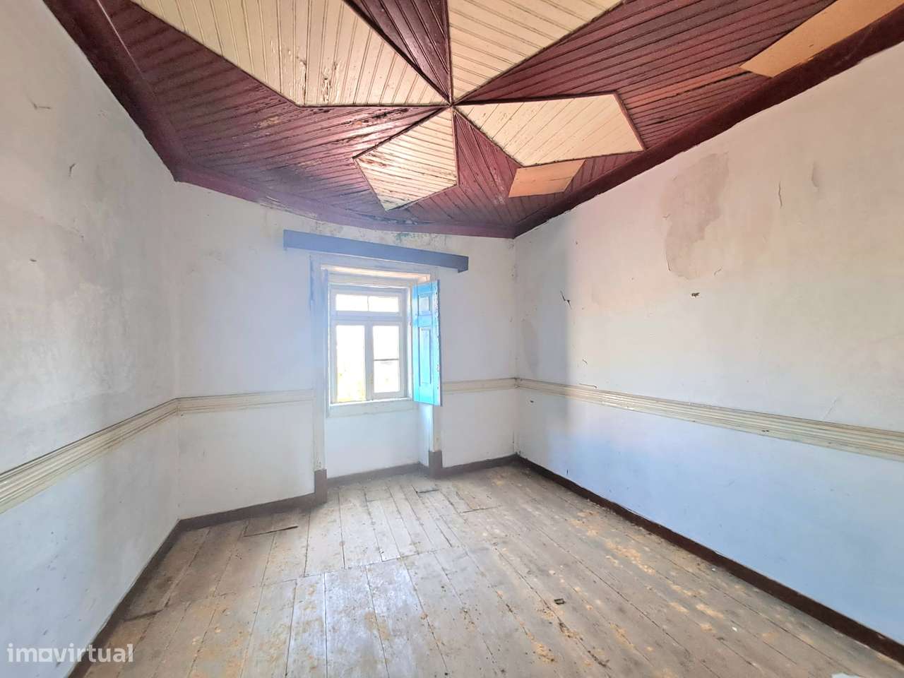 Imóvel para Reabilitar no Centro do Ameal – Torres Vedras - Grande imagem: 3/19