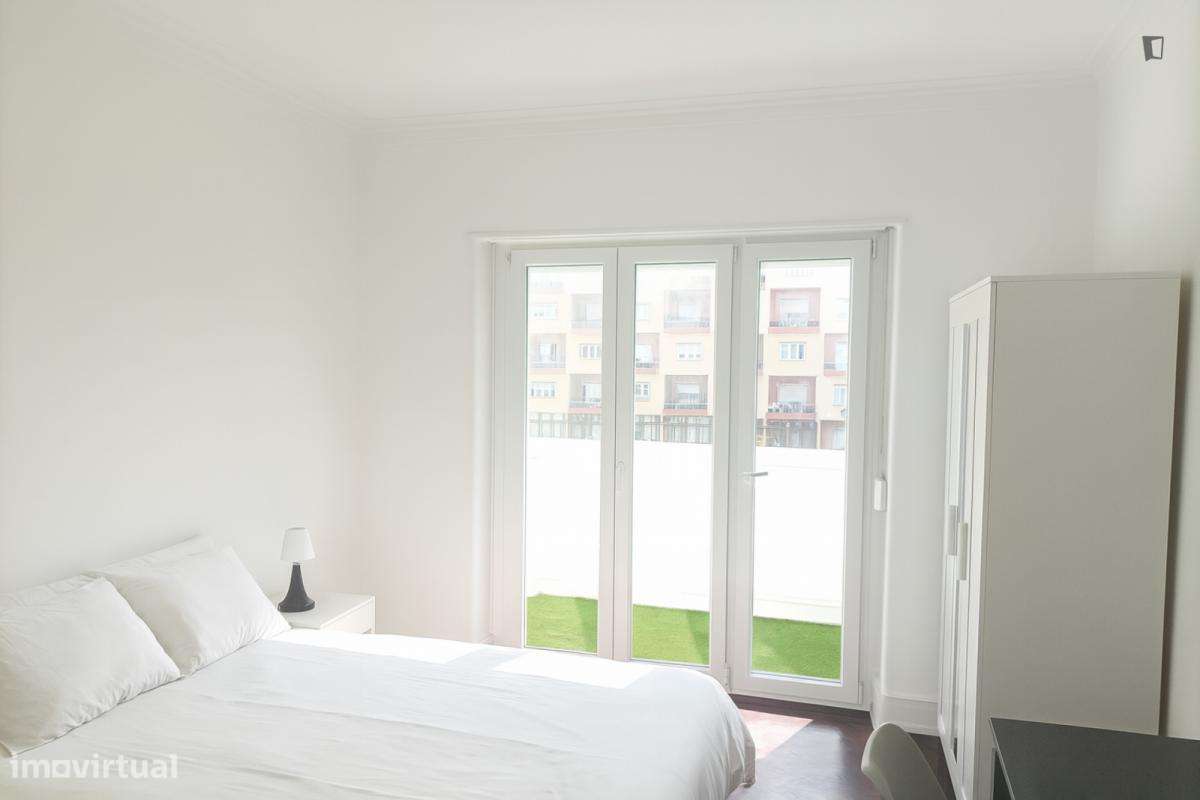 Quarto - localizado em Roma-Areeiro Lisbon - Grande imagem: 5/6