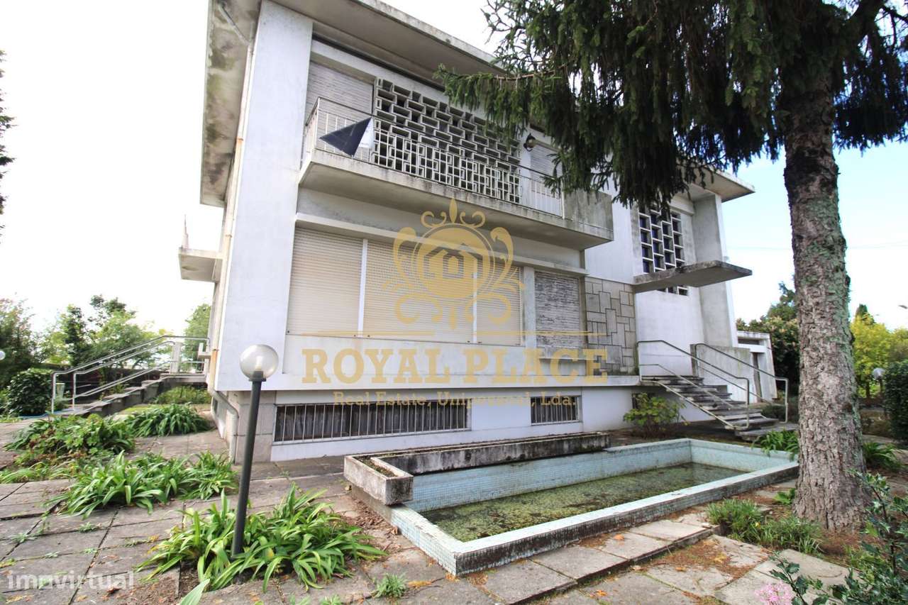 Moradia com anexos e terreno em Mozelos - Grande imagem: 4/34