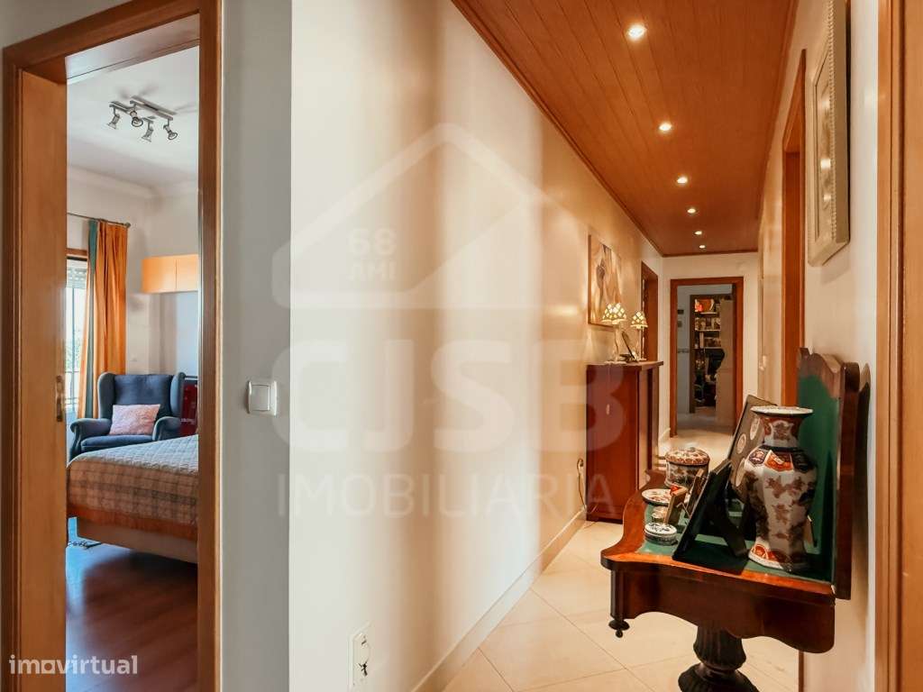 Apartamento T4 - Totalmente Central em Benavente-10