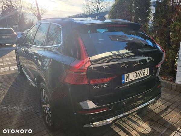 Volvo XC 60 B4 D Plus Dark - 8