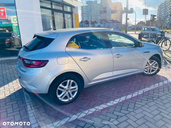 Renault Megane 1.5 Blue dCi Limited - 10