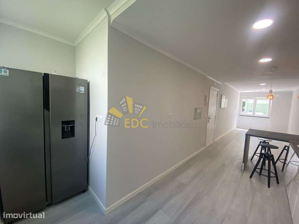 Apartamento T2 Totalmente Remodelado em zona Premium de Benfica | A...-8