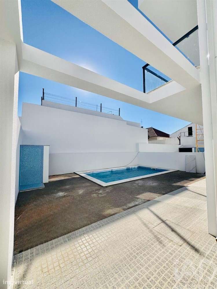 Casa / Villa T4 em Fernão Ferro de 200,00 m2 - Grande imagem: 3/17