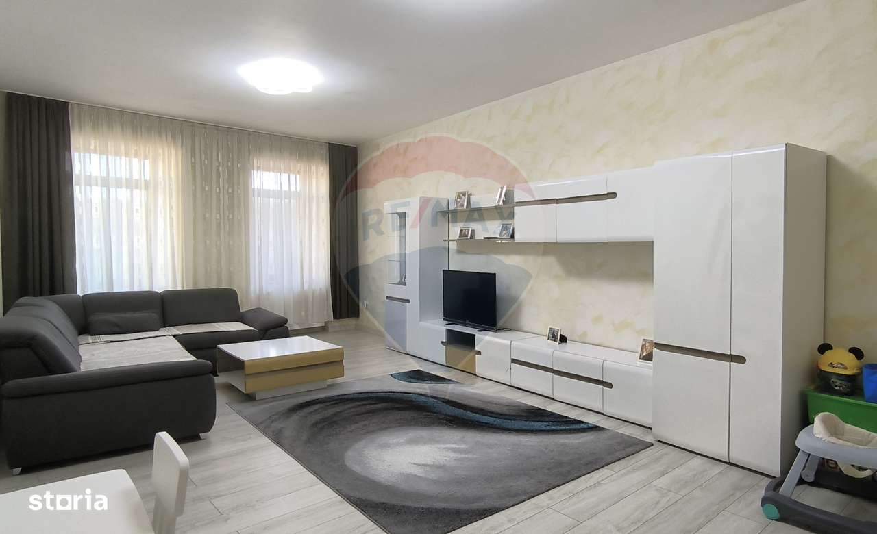 Casă unică, spațioasă, în zona centrală a orașului Dumbrăveni - Imagine principală: 5/20