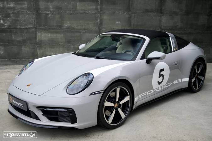 Porsche 992 Targa 4S Heritage Design - 15