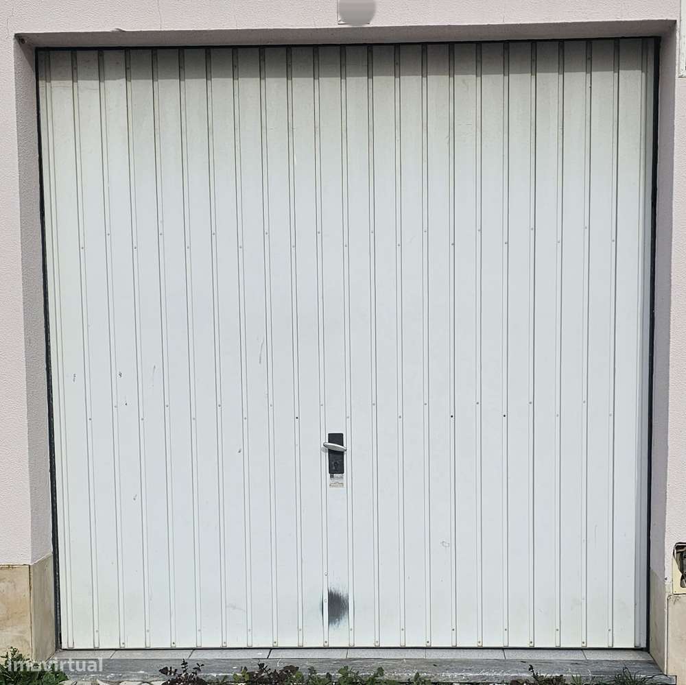 Garagem para carro ou arrumação - Grande imagem: 2/3