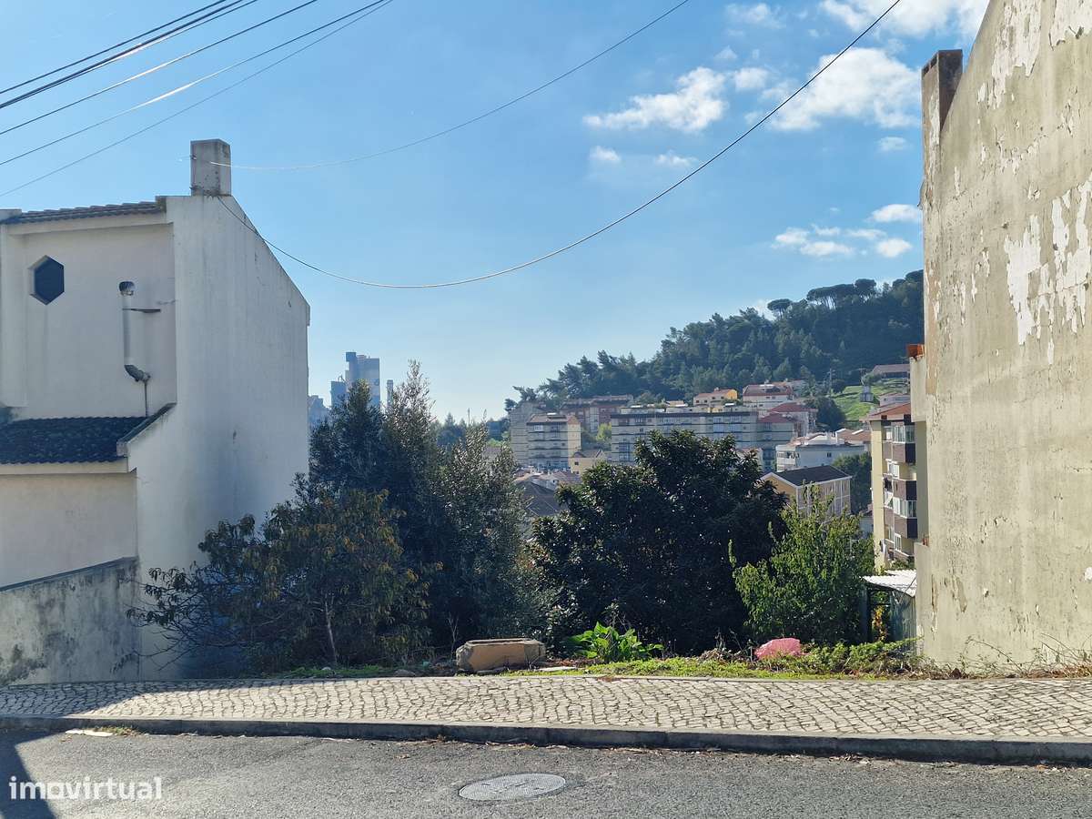 Terreno Misto com Elevado Potencial de Investimento-6