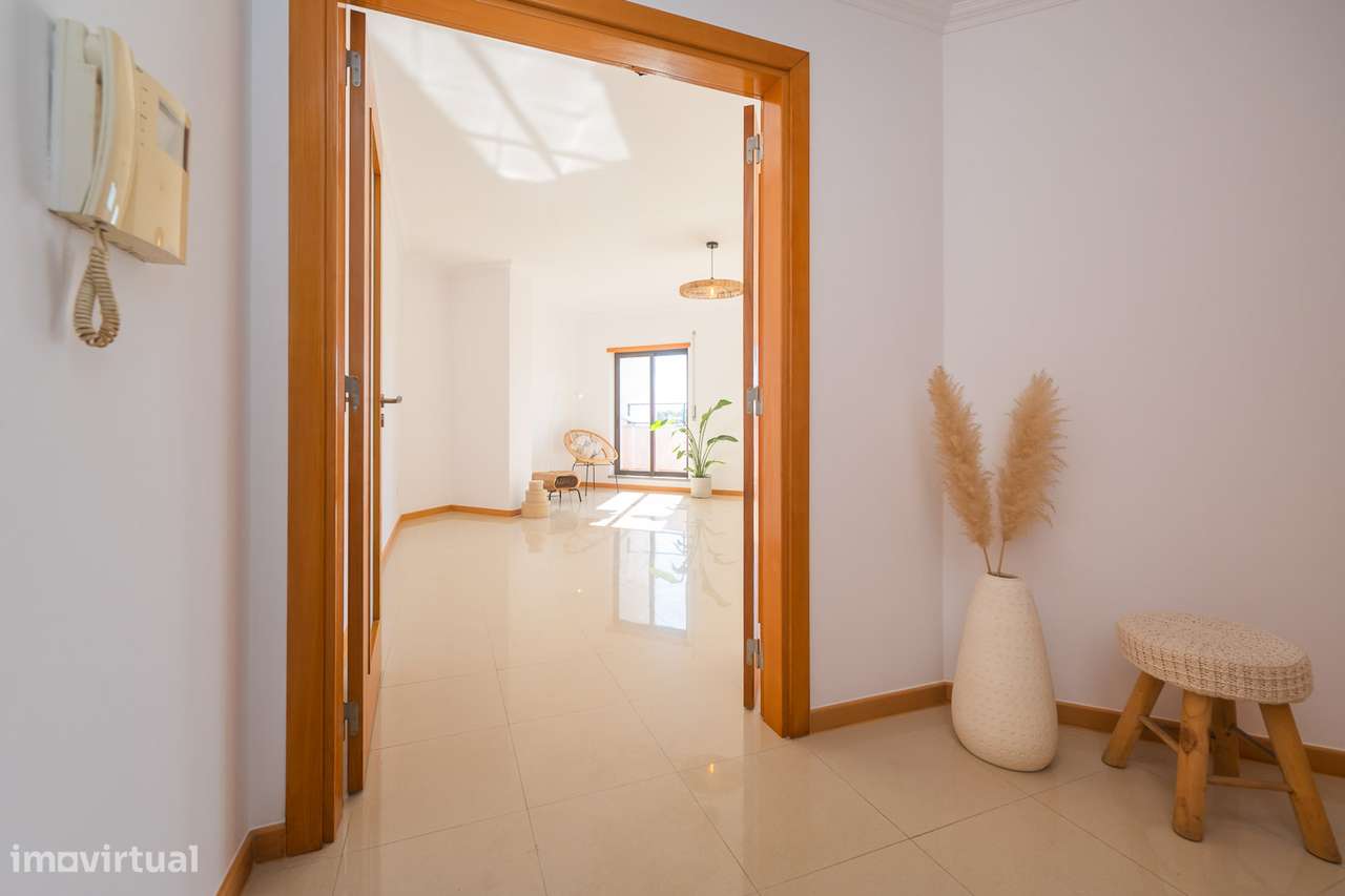 Apartamento T2 na Quinta do Conde com areas de 136m2-5