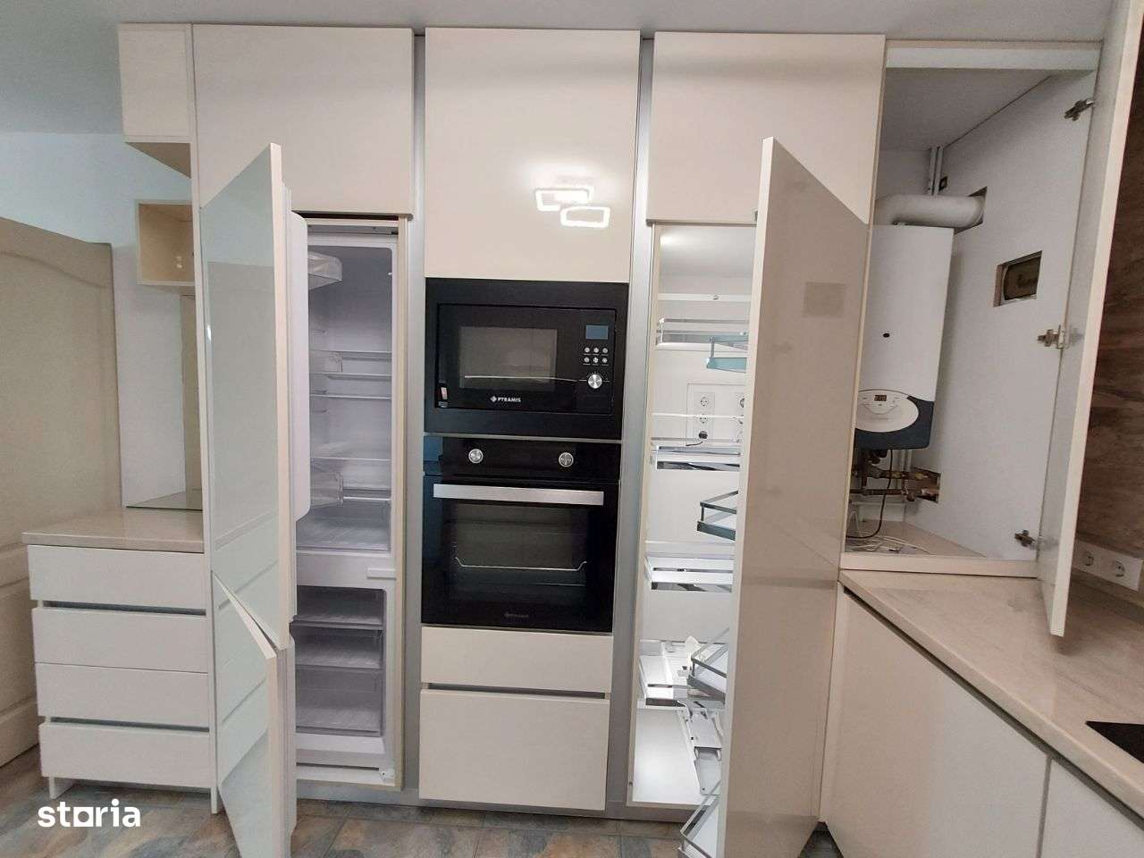 Vila deosebită în loc Simeria, zona ultracentrală - Imagine principală: 4/20