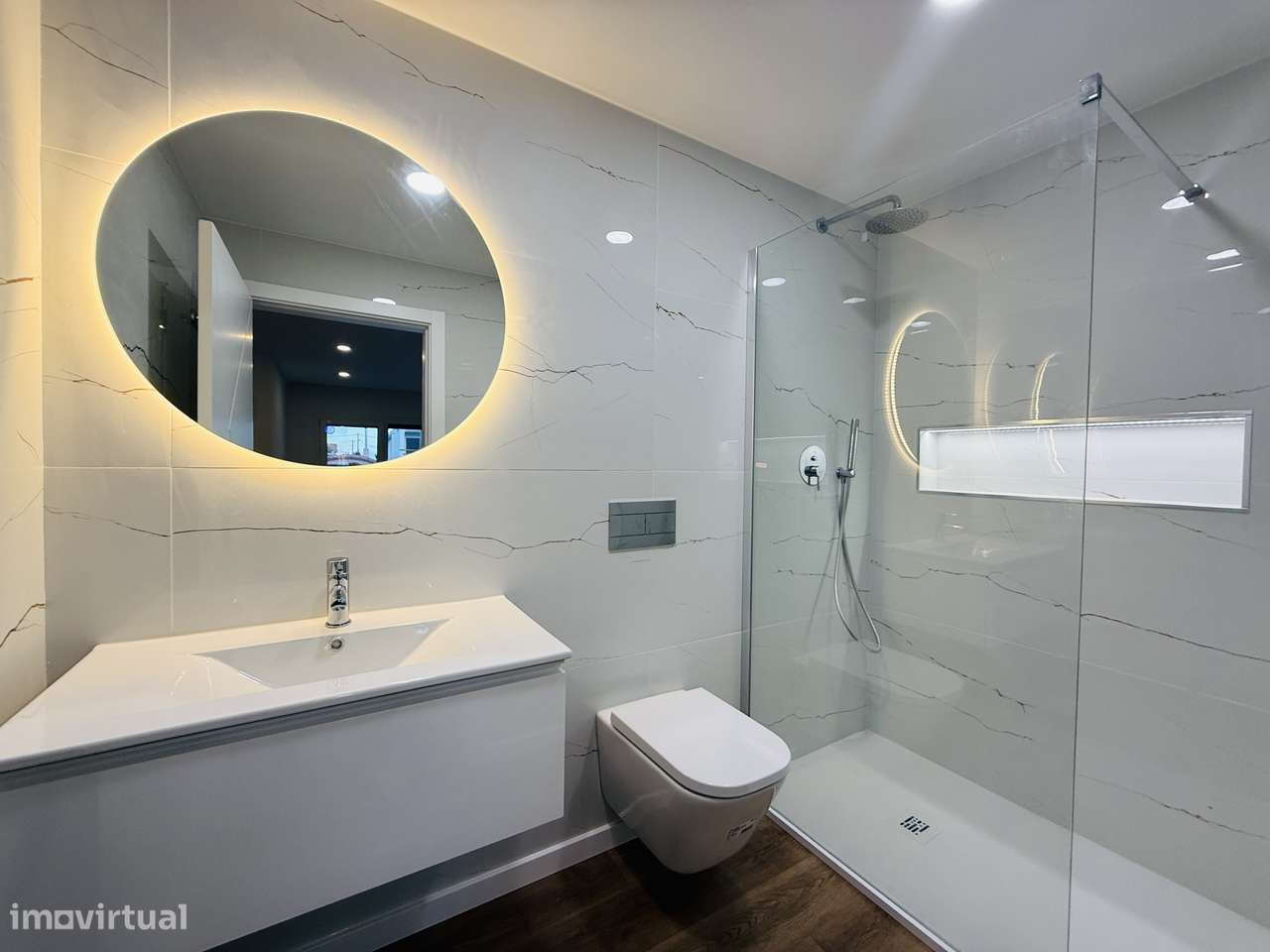 Moradia T4 térrea Fernão Ferro Pinhal do General-27