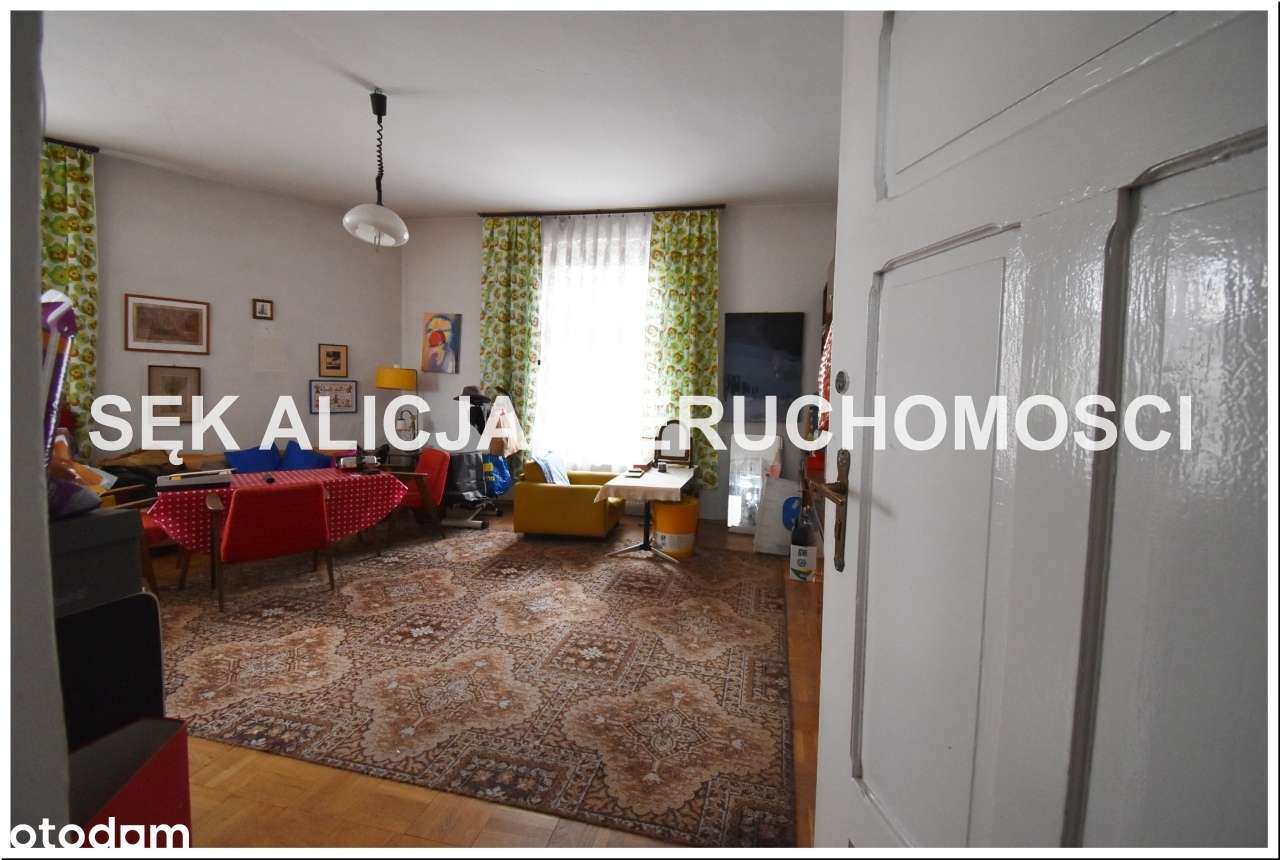 Kamienica z dużym parkingiem i ogrodem-9