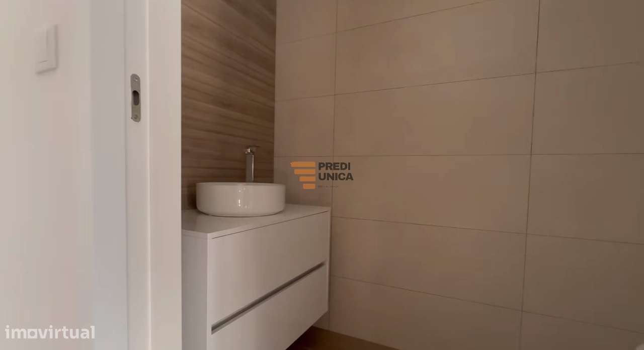 Moradia T3+1  Arquitetura Moderna Oferta ato escritura-29