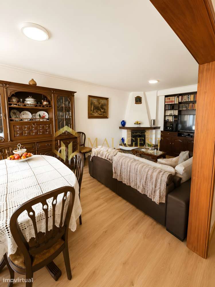 Apartamento T3 Renovado com Varandas em Santa Maria de Lamas-5