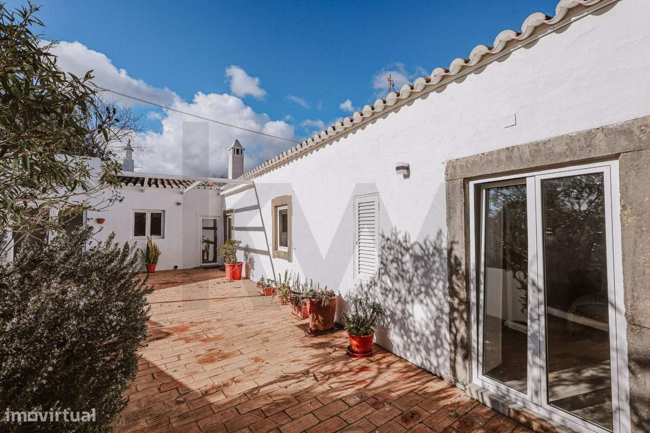 MORADIA  ESPAÇO EXTERIOR  E ZONA DE ESTACIONAMENTO PRIVATIVO - Grande imagem: 4/42