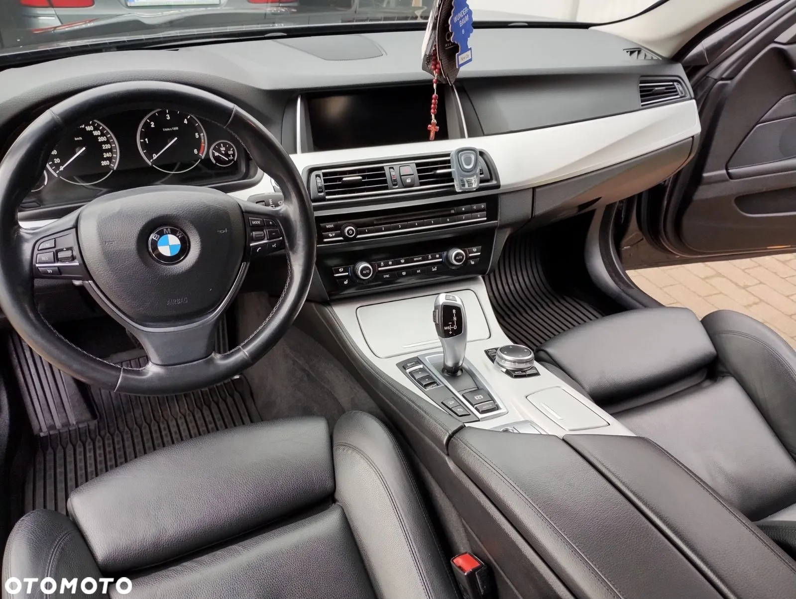 BMW Seria 5 520d xDrive - 17