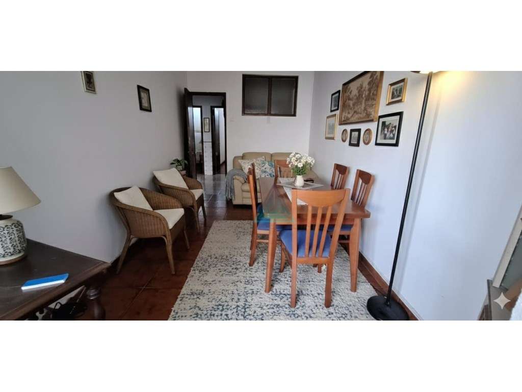 Apartamento T1 com logradouro de 35,40m2 Laranjeiro-0