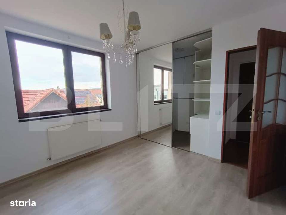 Apartament spatios cu 3 camere, balcon generos si 2 locuri de parcare, - Imagine principală: 4/8