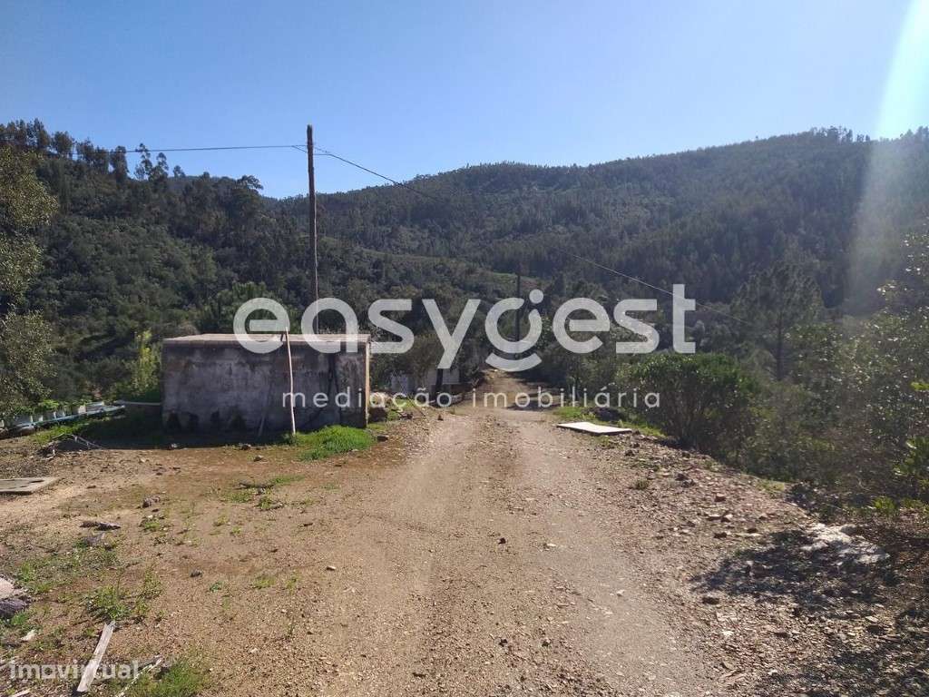 Quinta com casa térrea para habitação e comércio em Monchique - Grande imagem: 2/22