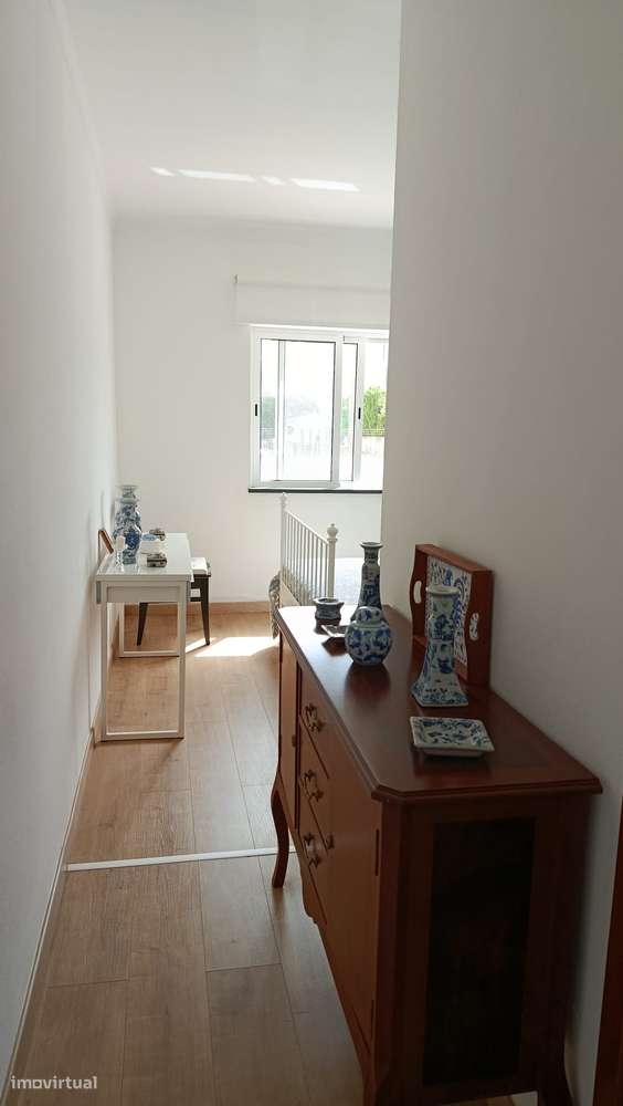 Moradia T9 Isolada com Jardim em Sagres-11