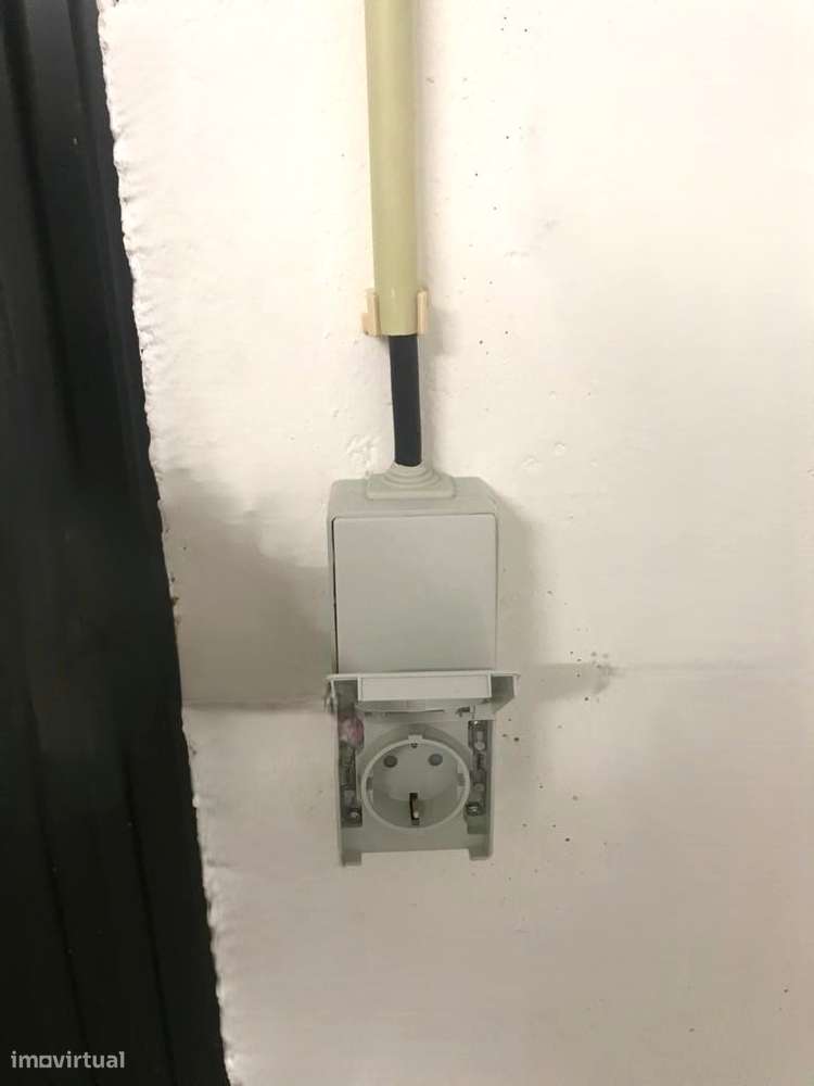 Armazém/Garagem Individual com 14m2 - Rua do Agro - Vila Nova de Gaia - Grande imagem: 5/18