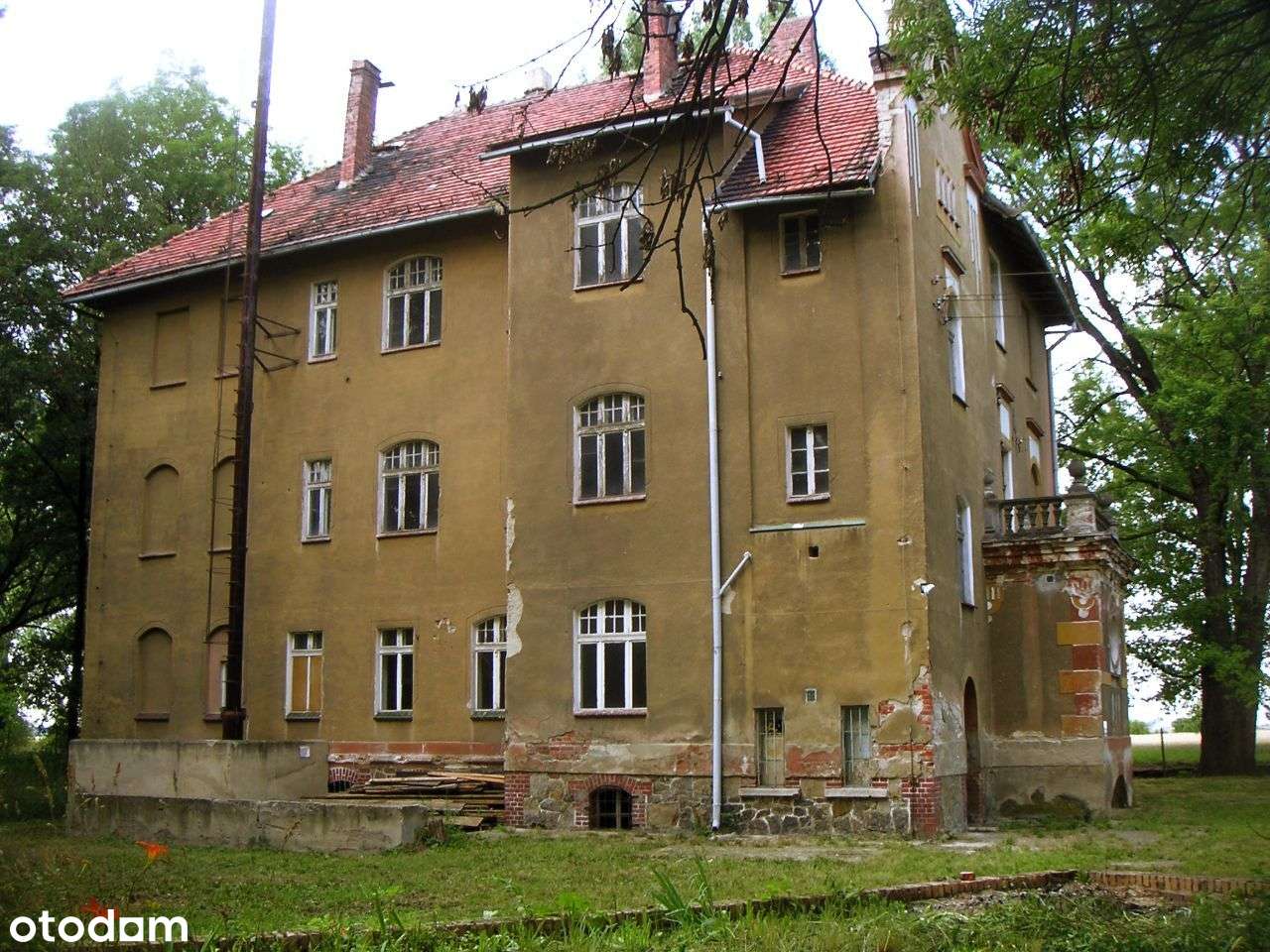 budynek po szkole 672m2 na działce 6700m2, Udanin,-3