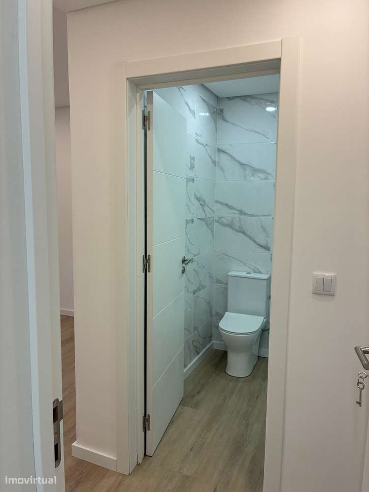 Apartamento T4 em Barreiro com Excelente Localização-16