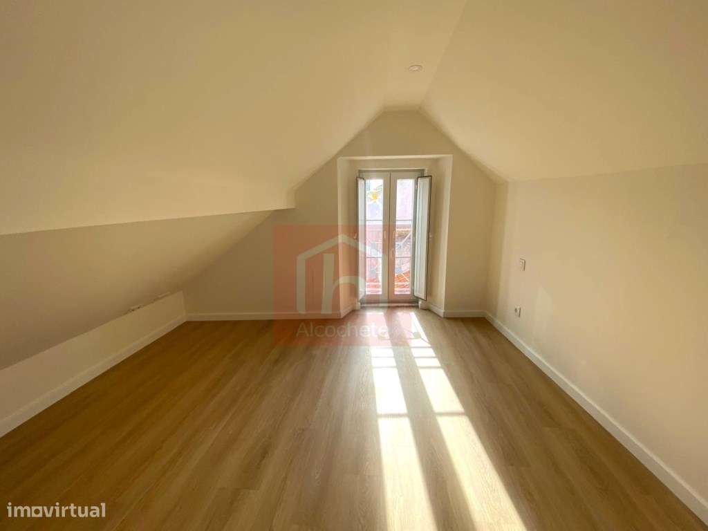 Apartamento duplex T2+2 com terraço no centro histórico Alcochete-15