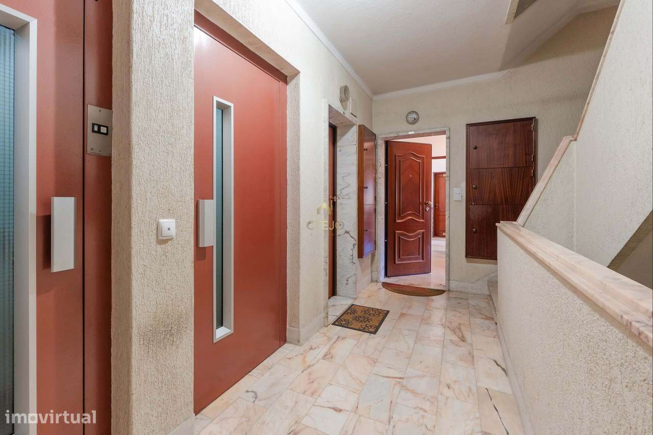 T3 com PARQUEAMENTO em Odivelas-18