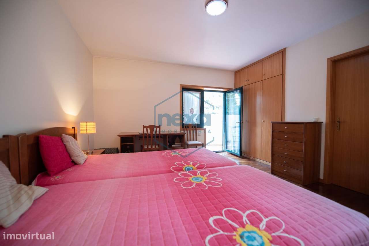 Moradia inserida em Quinta-40