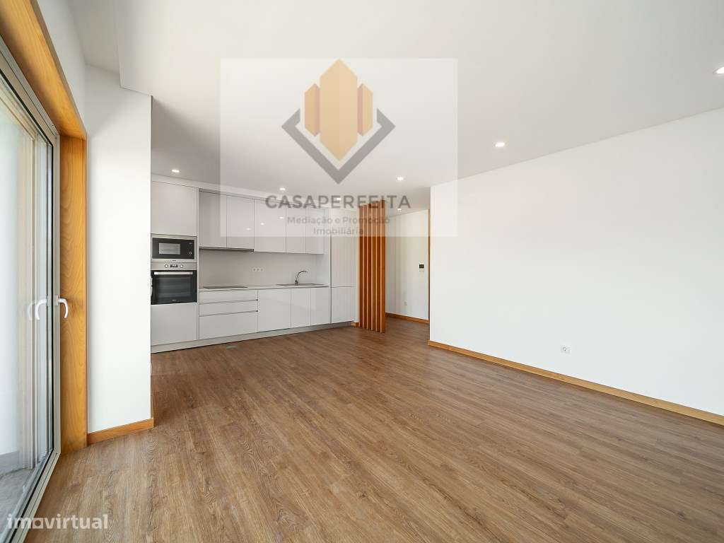 Apartamento T1 Novo com Varanda Ampla e Lugar de Garagem - Oliveira...-9
