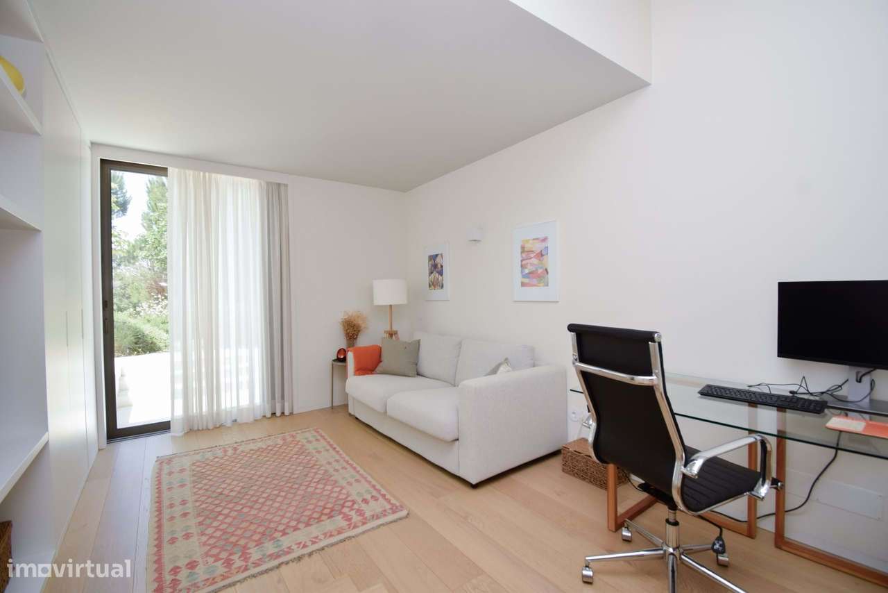Excelente moradia T5+1 no condomínio da Quinta do Perú, Azeitão-26