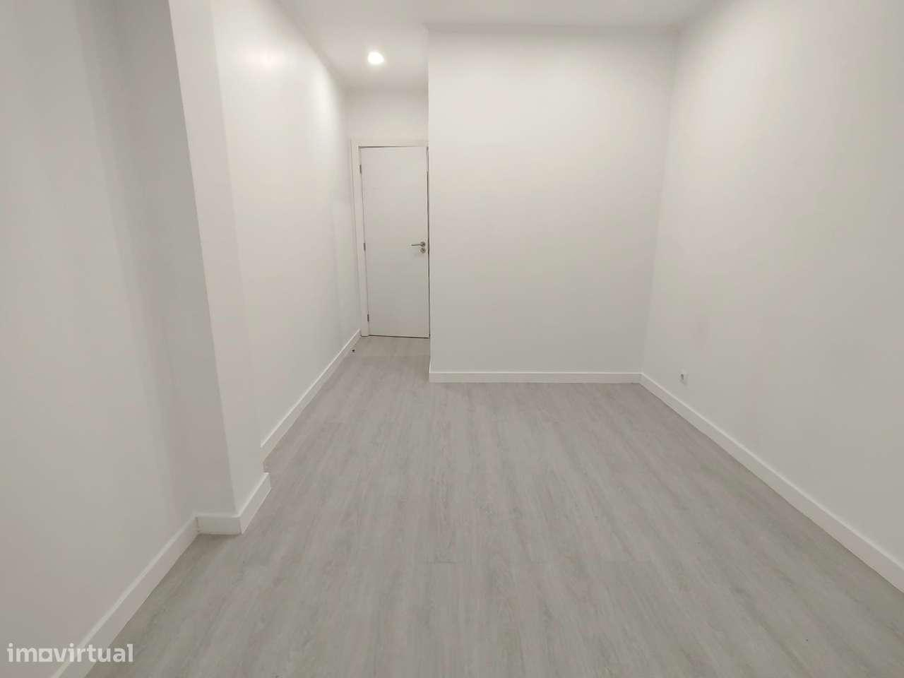 T2 Totalmente Remodelado - Centro da Damaia-8