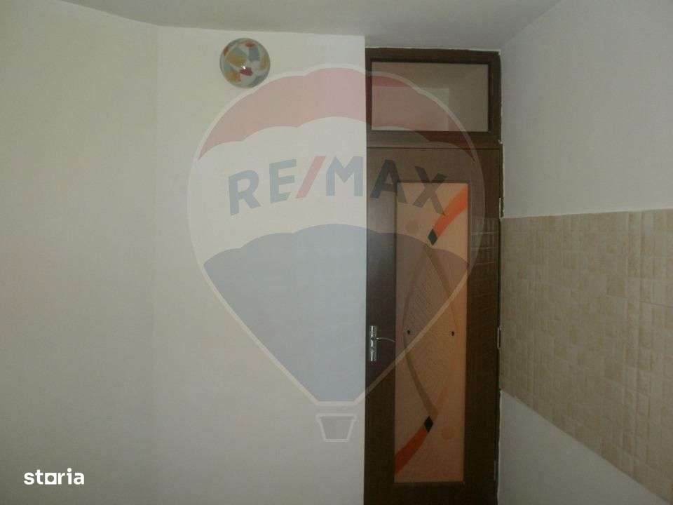 Inchiriere apartament decomandat  2 camere - Imagine principală: 5/9