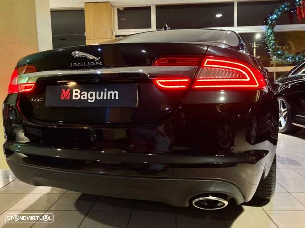 Jaguar XF 2.2 D Premium Luxury - 16