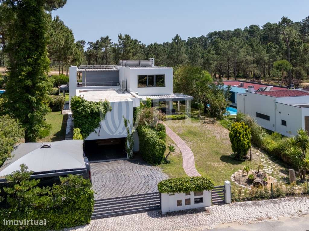 Moradia T5 com piscina, na Herdade da Aroeira, Almada-48