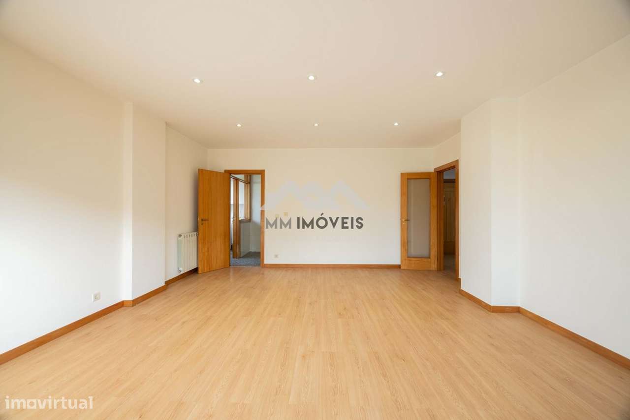 Apartamento T2 | Senhora da Hora | METRO | Garagem | Arrumo-22