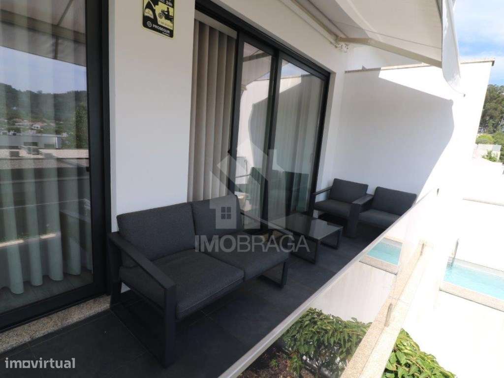 Moradia em Banda T3 como Nova em Gualtar-52