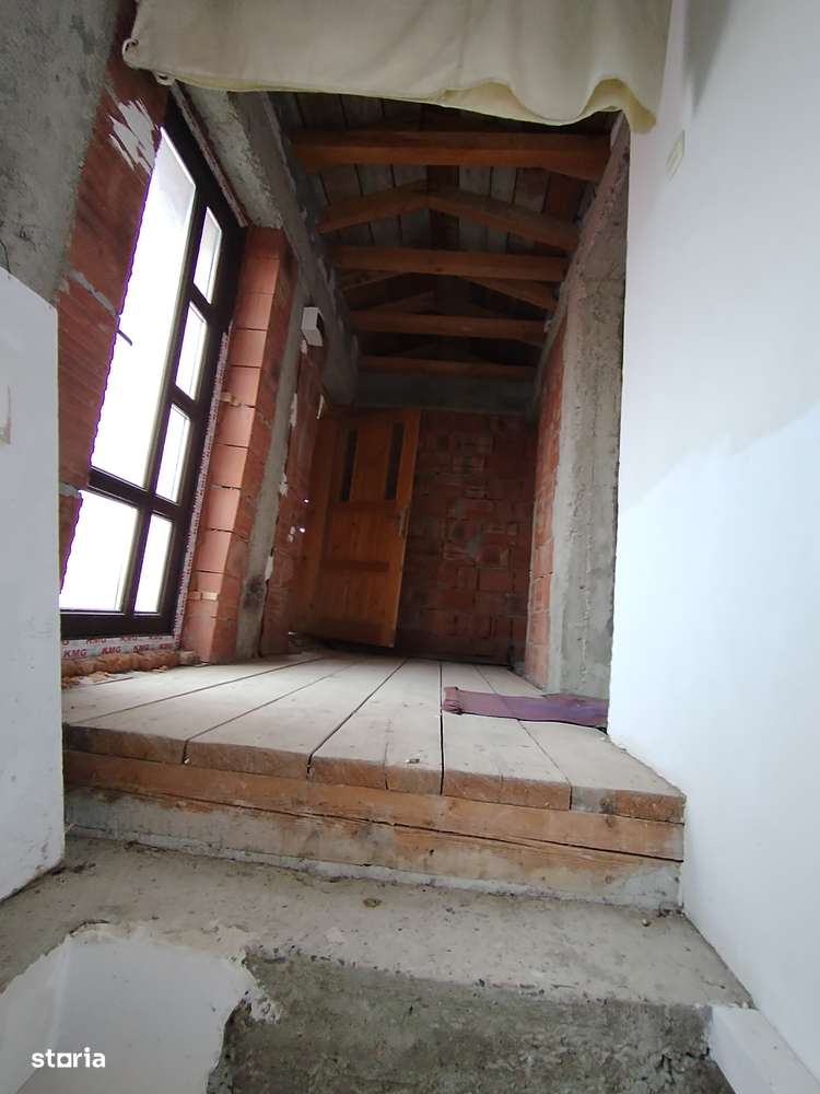 Casa D+P+M, D, 150 mp, teren 700 mp, Bratuleni, în spate la Metro-10