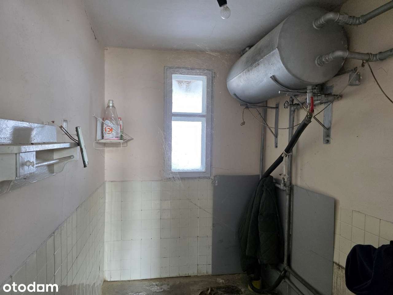 Siedlisko z potencjałem - 2,55 ha z domem, zabudowaniami i potokiem-9