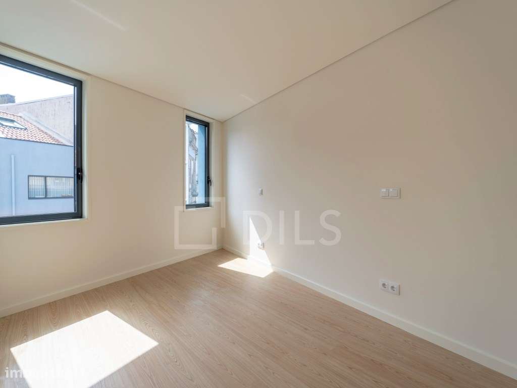 Apartamento T2 duplex com varanda no centro do Porto - Grande imagem: 4/80