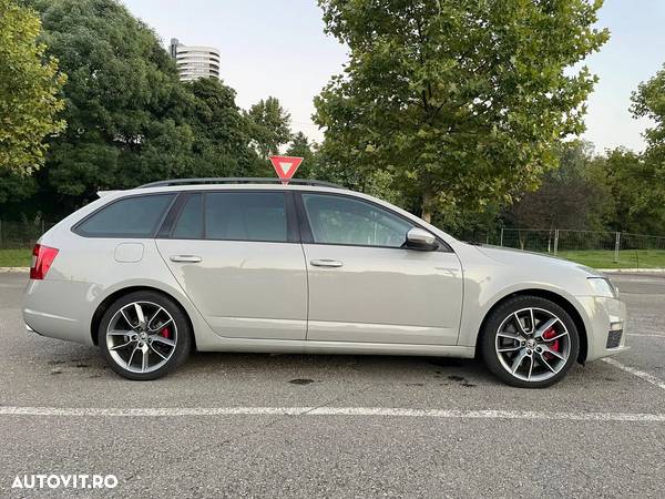 Skoda Octavia 2.0 TDI DSG RS - 4