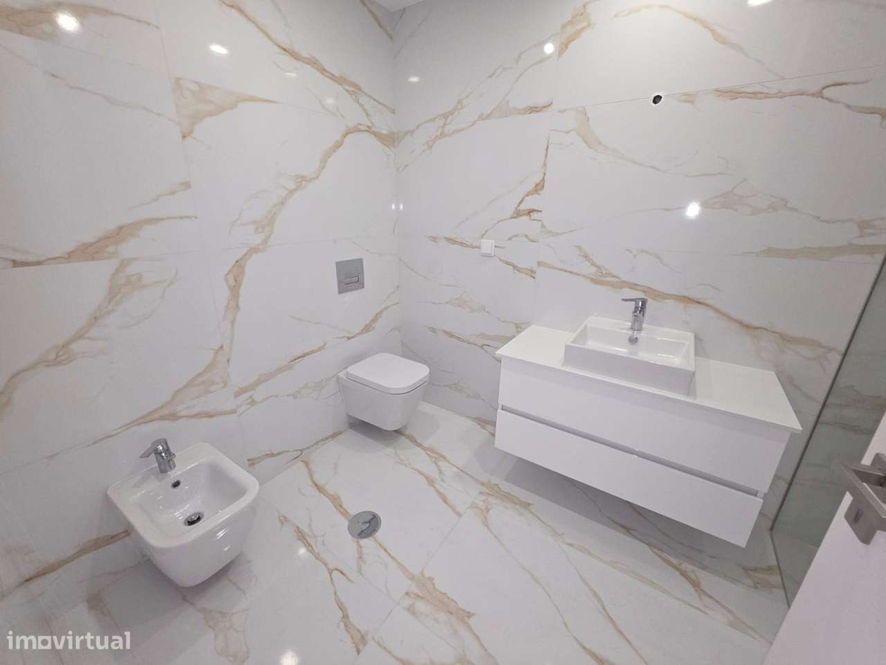 Excelente apartamento T2 novo, com terraço em Santa Maria da feira-12