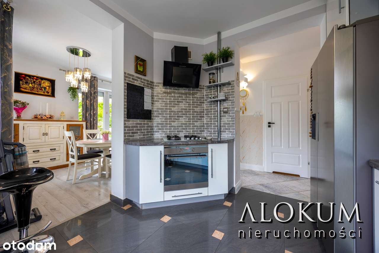 Komfortowy i jasny dom w pobliżu ścisłego centrum Gdowa.-6