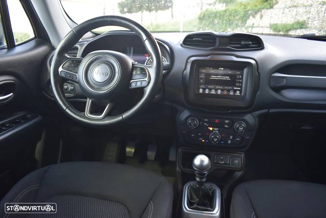 Jeep Renegade 1.0 T Limited - 26