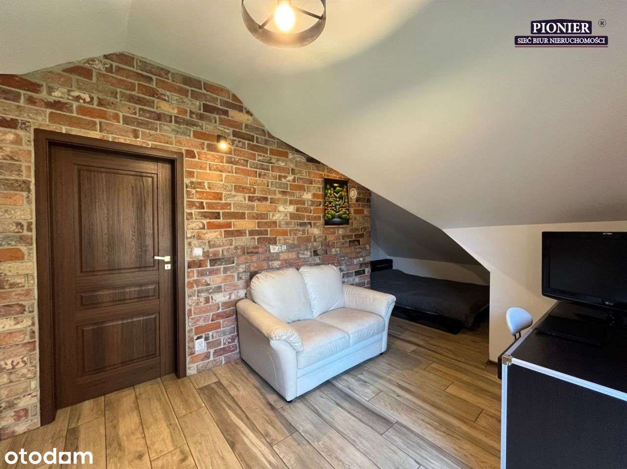 Komfortowy Dom Parterowy Z Poddaszem Użytkowym-11