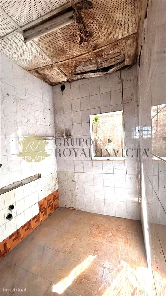 Terreno com Casa em Pedra para Reabilitação – Campanhã, Porto-6