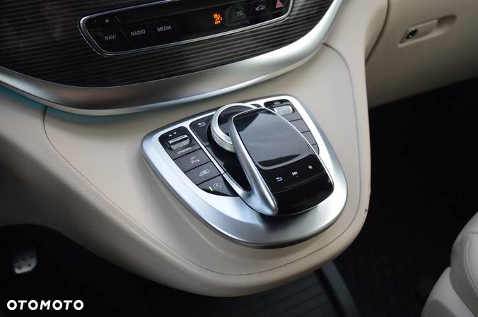 Mercedes-Benz Klasa V 250 d extralang 9G-TRONIC Avantgarde Edition - 27