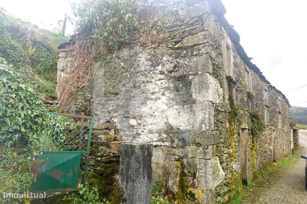 Moradia típica em xisto, para restaurar (serra da Arada e Freita) - Grande imagem: 5/31