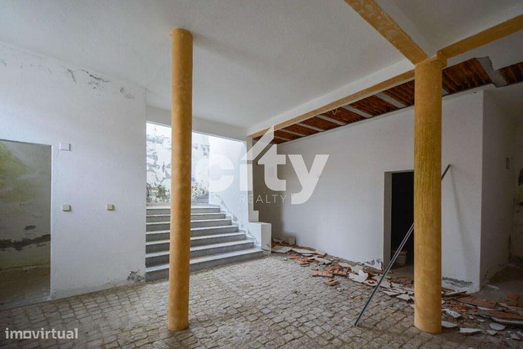 PRÉDIO EXCLUSIVO NO CENTRO DE MONTARGIL-14